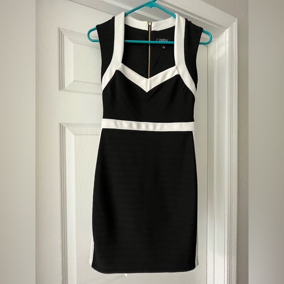 Guess White and Black Bodycon Dress - Picture 3 of 5